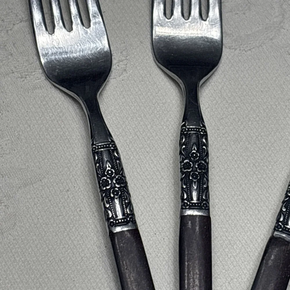7 Oneida Napa Valley Northland Japan Wood Handle Mid Century Salad Forks 6 5/8
